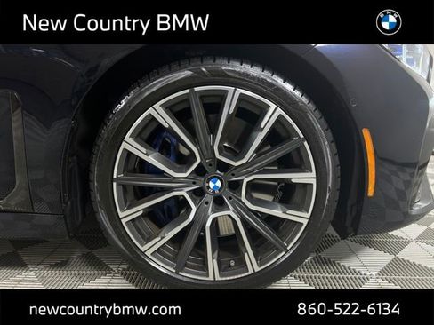 Used 2020 BMW 750i xDrive w/ Autobahn Package image 9
