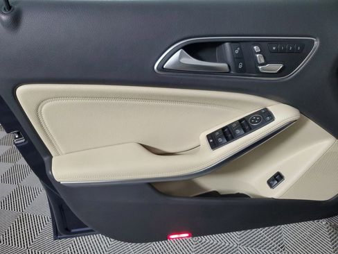 Used 2018 Mercedes-Benz GLA 250 image 18