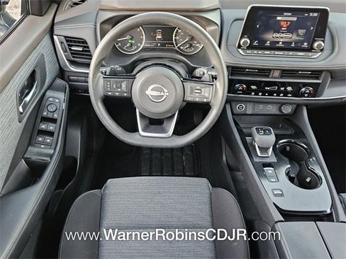 Used 2023 Nissan Rogue SV image 7