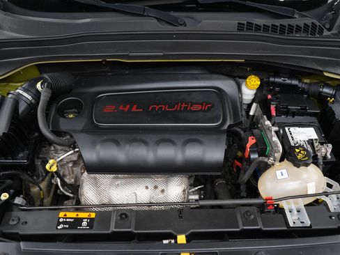 Used 2016 Jeep Renegade 75th Anniversary AWD/4WD image 28