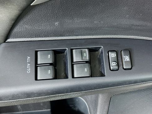 Used 2011 Lexus CT 200h image 15