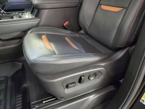 Used 2025 GMC Sierra 2500 AT4 image 15