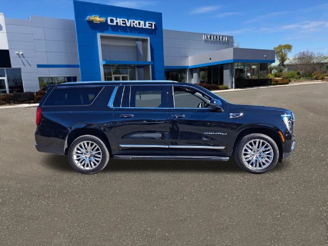 Used 2025 GMC Yukon XL Denali AWD/4WD image 25