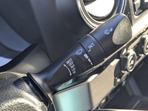 Used 2018 Toyota Tacoma SR5 image 23