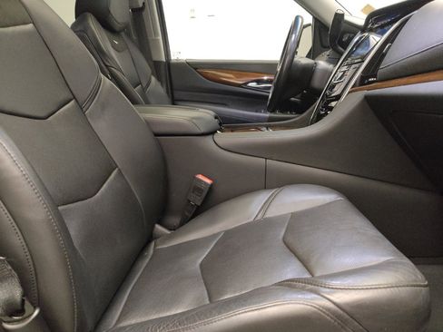 Used 2019 Cadillac Escalade Premium Luxury w/ Escalade Sport Edition RWD image 21