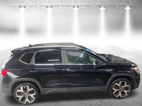 Used 2023 Volkswagen Taos SEL AWD/4WD image 5