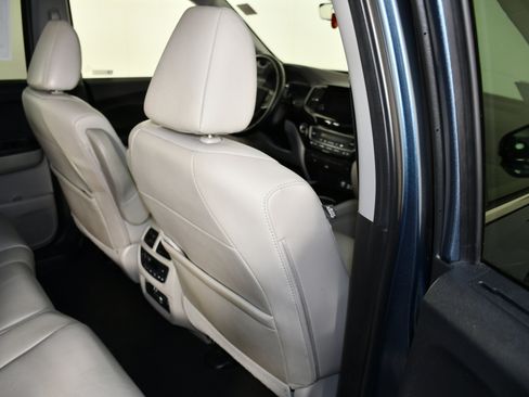 Used 2021 Honda Pilot Touring image 46