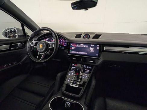 Certified 2023 Porsche Cayenne Platinum Edition AWD/4WD image 20