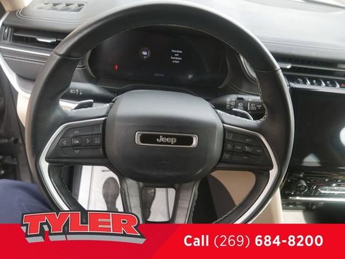 Certified 2022 Jeep Grand Cherokee Limited w/ Luxury Tech Group II AWD/4WD image 28