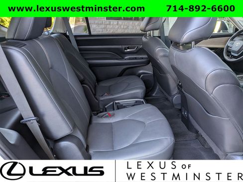 Used 2024 Toyota Grand Highlander AWD image 7