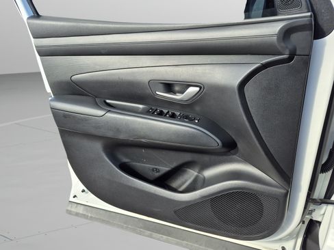 Used 2025 Hyundai Santa Cruz SE FWD image 21
