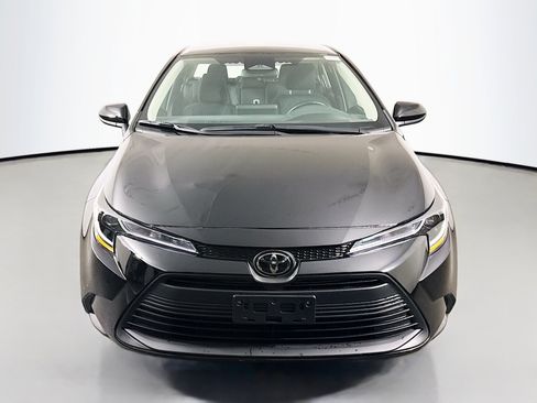 Used 2026 Toyota Corolla LE image 2