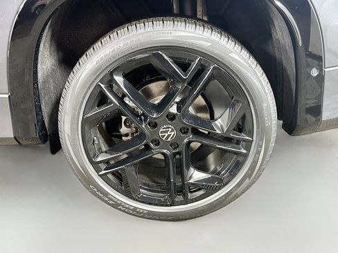 Used 2026 Volkswagen Tiguan SE R-Line image 30