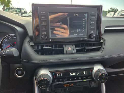 Used 2022 Toyota RAV4 XLE w/ Convenience Package FWD image 22