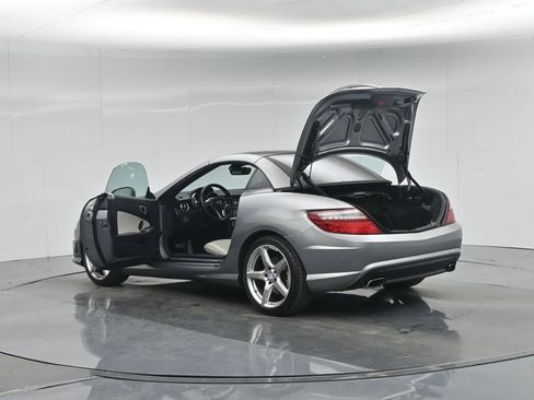 Used 2015 Mercedes-Benz SLK 250 image 29