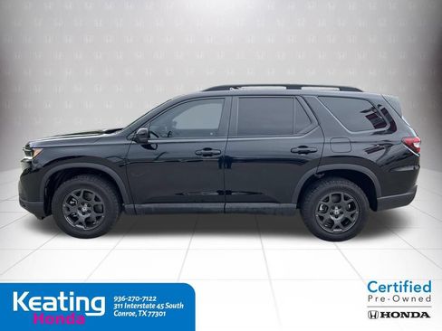 Used 2025 Honda Pilot TrailSport image 11