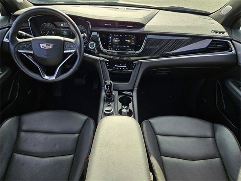 Certified 2025 Cadillac XT6 Premium Luxury image 15