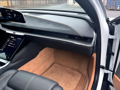 Used 2022 Lucid Air Grand Touring image 19