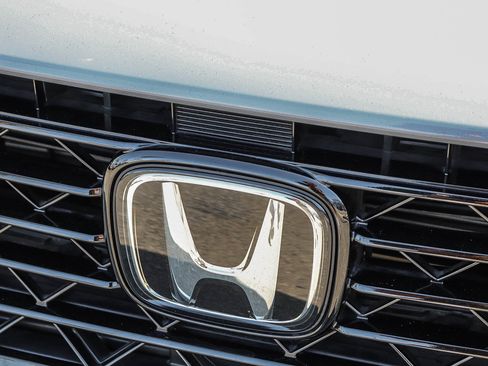 Used 2025 Honda Accord Sport image 4
