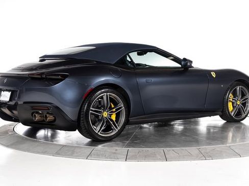 Used 2025 Ferrari Roma Spider RWD image 2