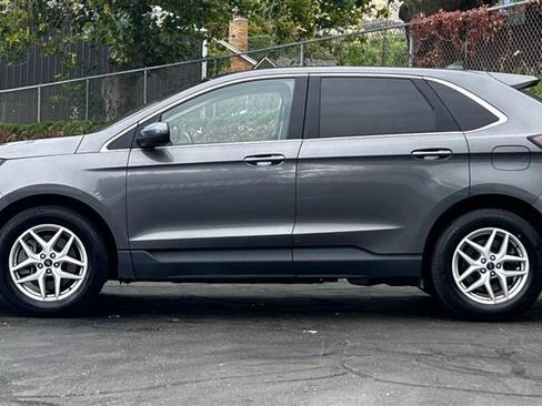 Used 2022 Ford Edge SEL image 2