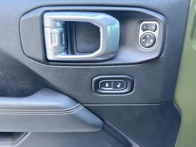 Used 2021 Jeep Wrangler Rubicon AWD/4WD image 14