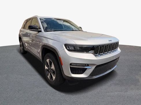 Used 2024 Jeep Grand Cherokee Limited 4xe AWD/4WD image 4