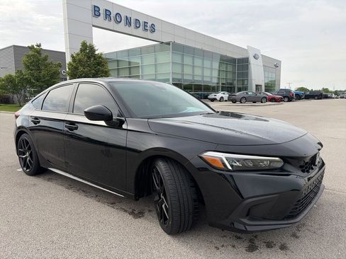 Used 2023 Honda Civic Sport image 1