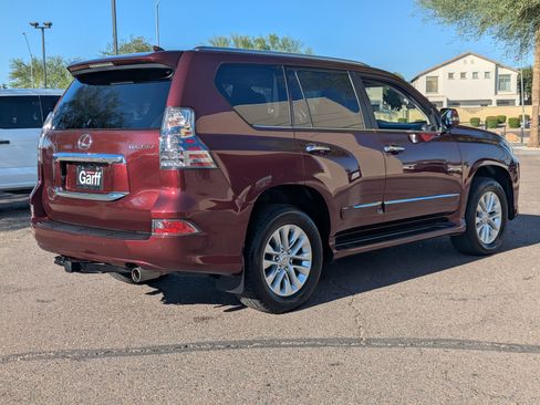 Used 2019 Lexus GX 460 image 3