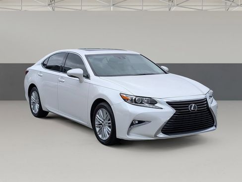 Used 2018 Lexus ES 350 w/ Accessory Package 2 FWD image 2