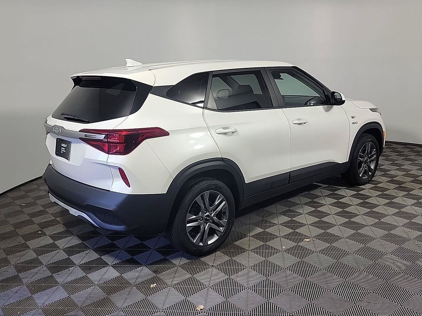 Certified 2023 Kia Seltos LX AWD/4WD image 4