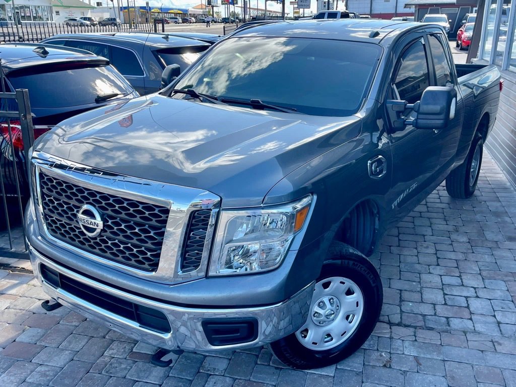 Used 2017 Nissan Titan SV AWD/4WD image 23