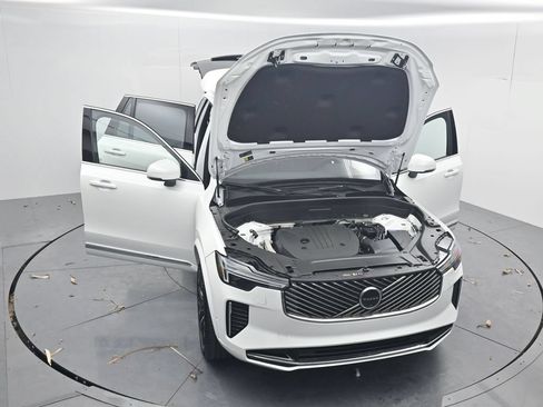 Used 2025 Volvo XC90 B5 Plus AWD/4WD image 63