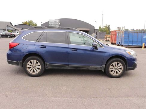Used 2016 Subaru Outback 2.5i Premium AWD/4WD image 4