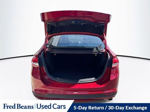 Used 2017 Ford Fusion SE w/ Fusion SE Technology Package FWD image 6