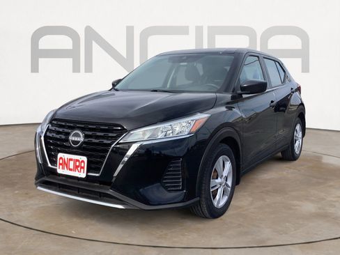 Used 2022 Nissan Kicks S image 9