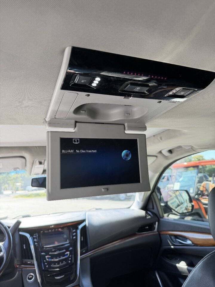 Used 2015 Cadillac Escalade Premium AWD/4WD image 16