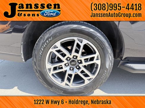 Used 2025 Ford Expedition Max Active AWD/4WD image 34