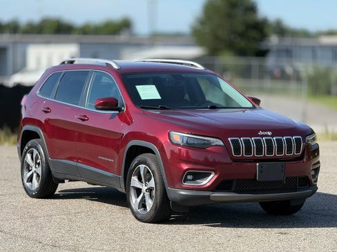 Used 2019 Jeep Cherokee Limited w/ Trailer Tow Group AWD/4WD image 1