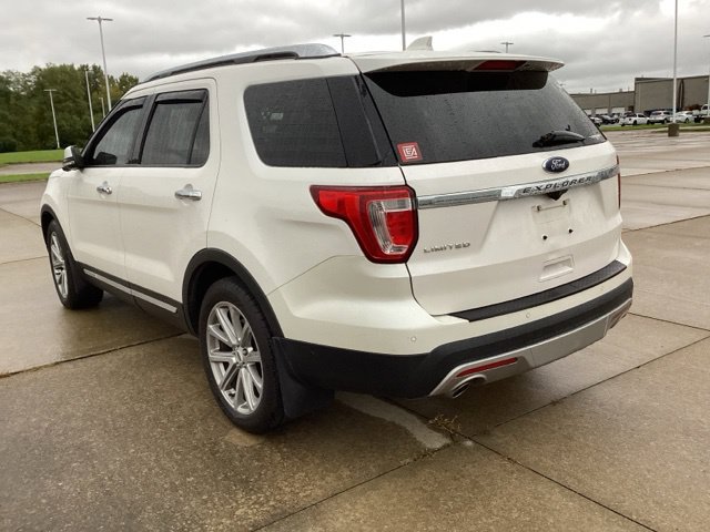 Used 2017 Ford Explorer Limited w/ Equipment Group 301A FWD image 14