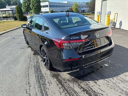Used 2025 Honda Civic Sport image 11