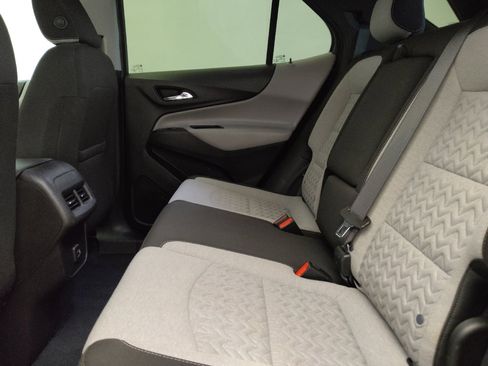 Used 2022 Chevrolet Equinox LS FWD image 18