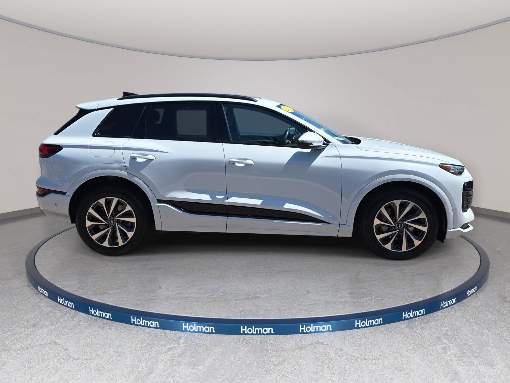 Used 2025 Audi Q6 e-tron Premium Plus w/ Premium Plus AWD/4WD image 5