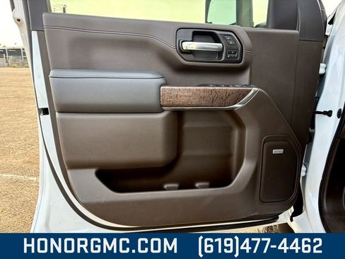 Used 2023 GMC Sierra 2500 Denali image 17