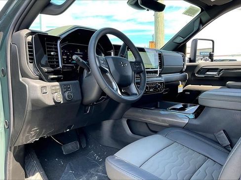 New 2026 Chevrolet Silverado 2500 ZR2 w/ LPO, Dark Essentials Package AWD/4WD image 5