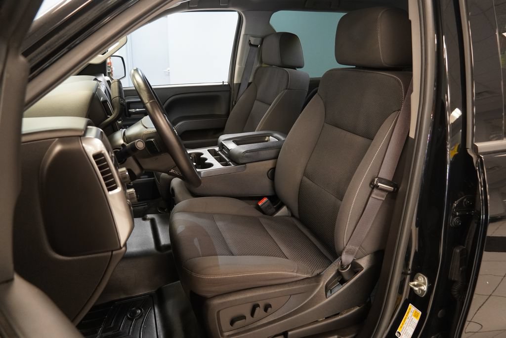 Used 2017 Chevrolet Silverado 1500 LT w/ All Star Edition AWD/4WD image 3