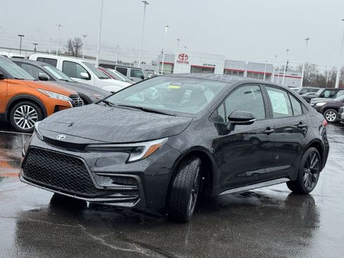 Used 2026 Toyota Corolla SE image 15