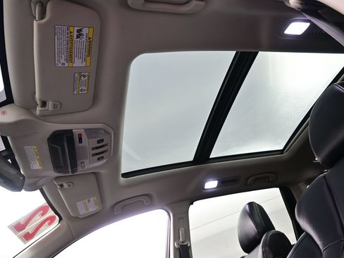 Used 2022 Subaru Ascent Touring AWD/4WD image 19