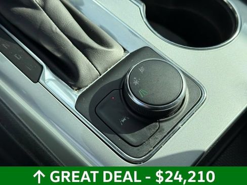 Used 2025 Chevrolet Blazer LT FWD image 30