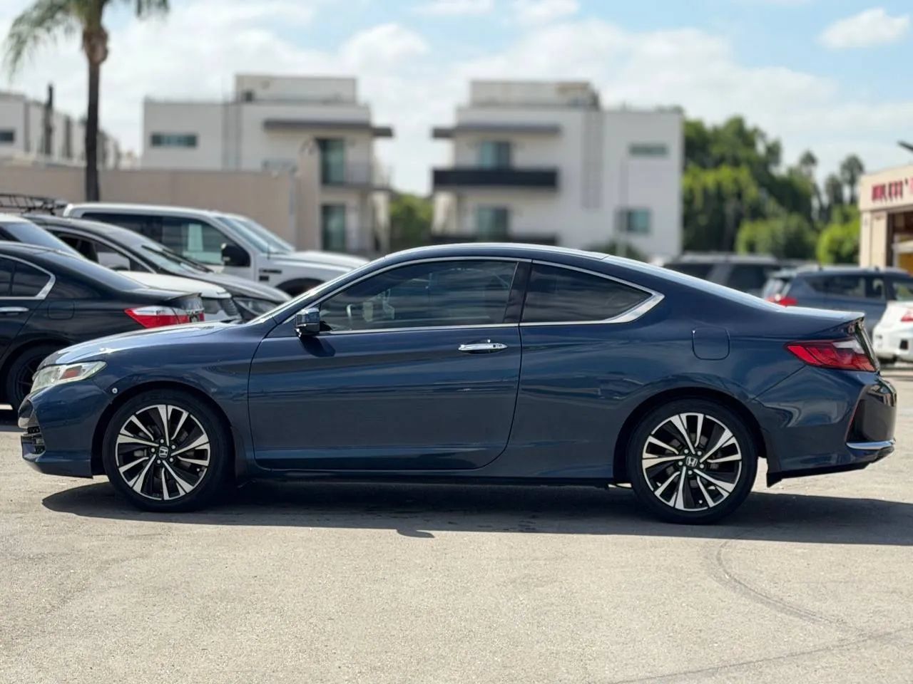 Used 2017 Honda Accord EX-L image 10